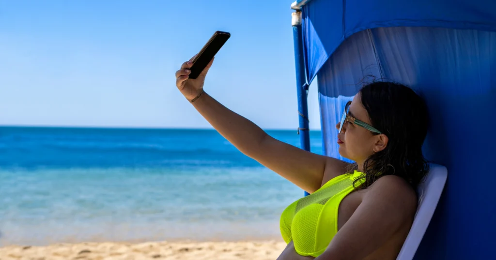 photo of someone searching for a network in the caribbean and optimizing the internet